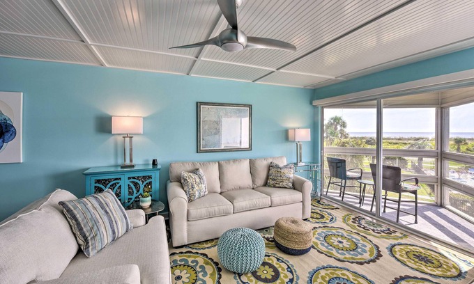 Oceanmarsh Subdivision Condo | Modern, renovated condo on Harbor Island!