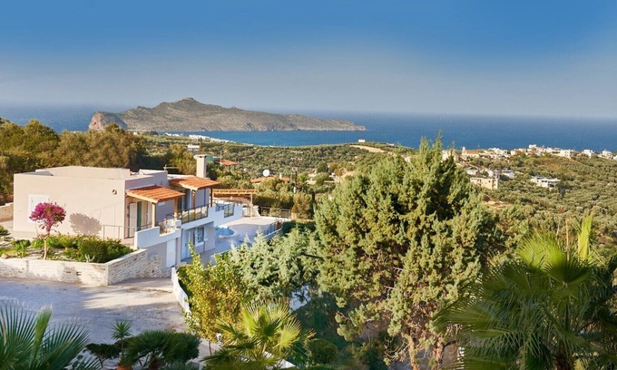 Stalos Villa | Modern renovated villa ★ Private Pool ★ Seaview & BBQ