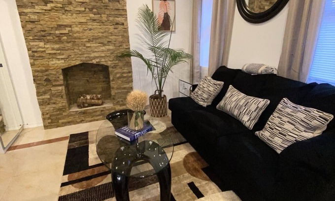 Bushwick House | Modern Rental Brooklyn's Hidden GEM