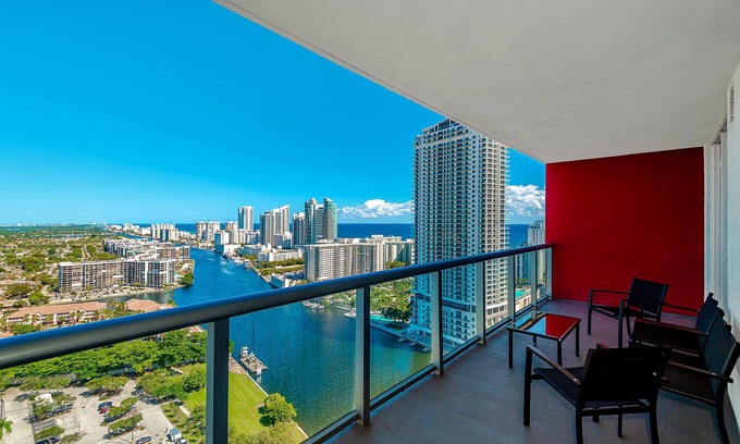 Hallandale Beach Apartment | Modern Resort with Amazing Pool