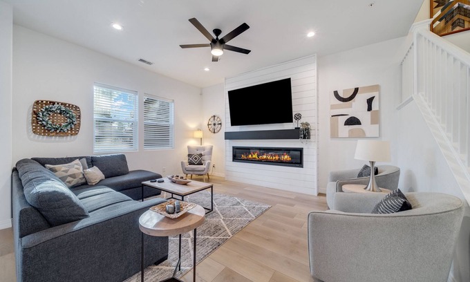 Flagstaff House | Modern Retreat In The Pines - Dogs OK - Firepit+Arcade+Shuffleboard