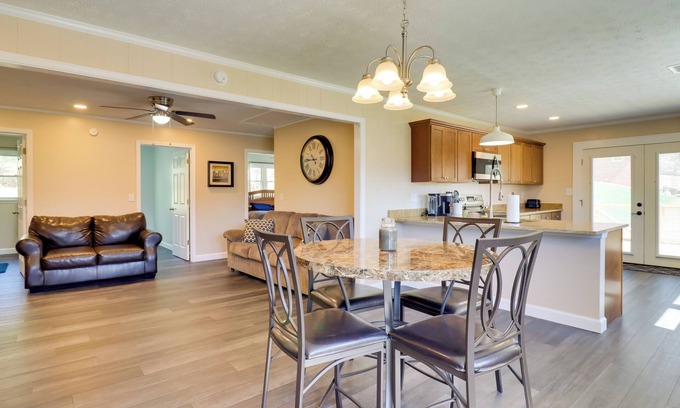 Canton Apartment | Modern Retreat Near Smoky Mtns & Asheville!