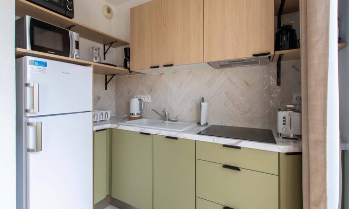 Le Grau-Du-Roi Apartment | Modern Seaside Apartment