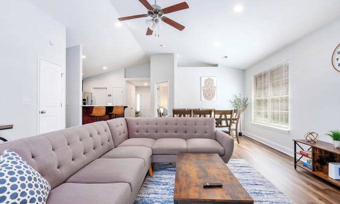 Madison House | Modern Single Story Home