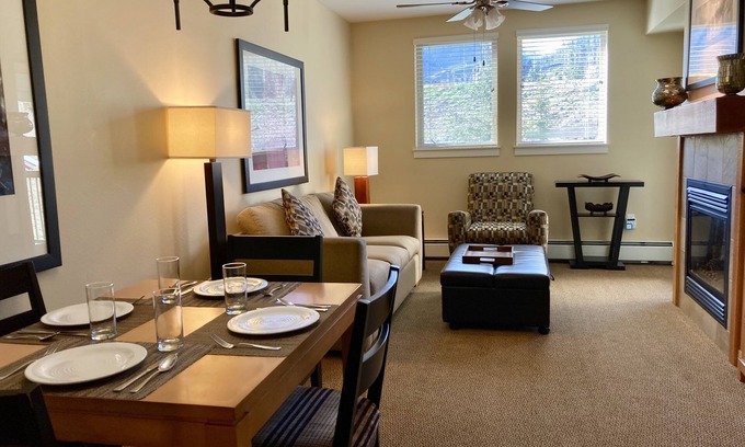 Winter Park Condo | Modern Ski-In/Ski-Out 1BR Condo w/FirePlace, Mtn Views & Huge HotTub