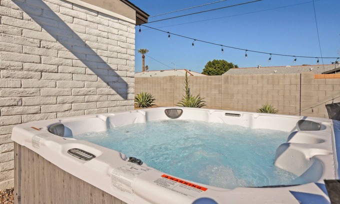 Papago Parkway House | Modern SoScott Home HotTub Scottsdale Tempe