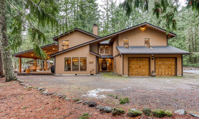 Rhododendron House | Modern, spacious getaway with private hot tub, wood fireplace, WiFi, & game room
