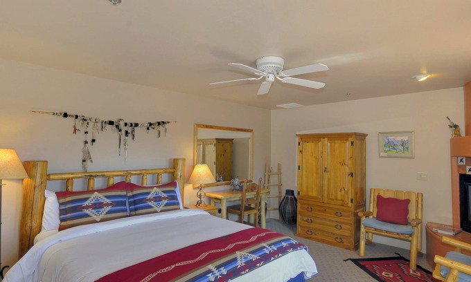 Oak Creek Apartment | Modern Spanish style Inn with upgraded amenities and beautiful views of Sedona