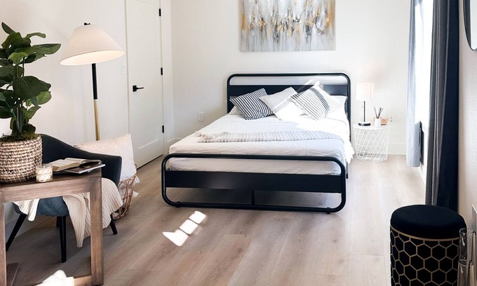 Vancouver Apartment | Modern Studio Apartment