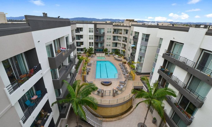 Marina del Rey Apartment | Modern Studio Retreat by the Ocean Pool Gym Hot Tub BBQ