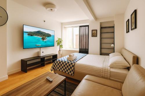 Harlem Apartment | Modern Studio with Private Bathroom and Kitchen
