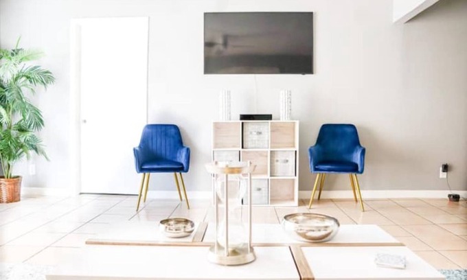 Dallas House | Modern Style Minimalistic Home!