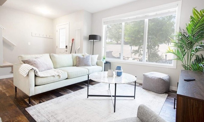 Fort Gary House | Modern & Stylish 3 Bedroom Townhouse