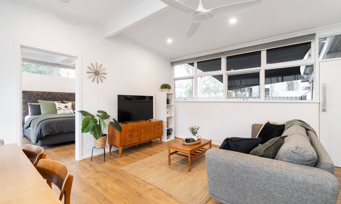 Burnside Apartment | Modern Stylish Self-contained Apartment