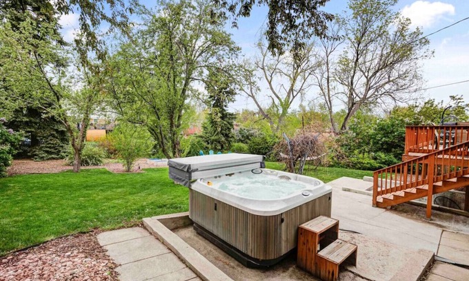 Scenic Heights House | Modern Suite Near Denver | Hot Tub | Outdoor Oasis