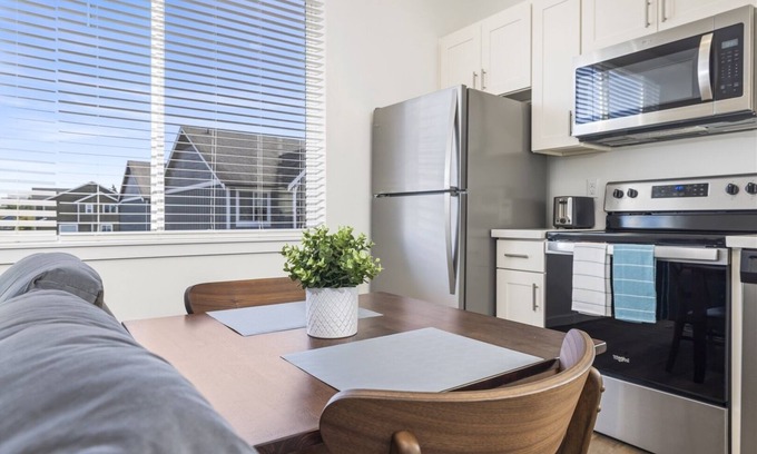 South Tacoma Apartment | Modern Tacoma 1BR/1BA near hospitals