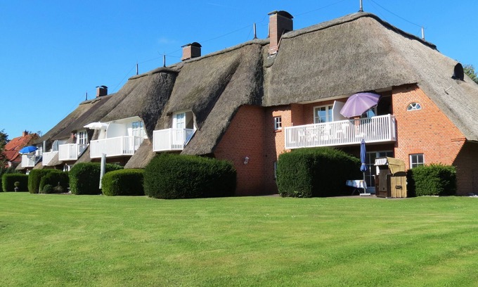 Busumer Deichhausen Apartment | Modern three-room apartment/maissonette close to the beach
