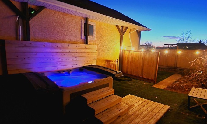 Colorado City Apartment | Modern Tiny Home with Hot Tub