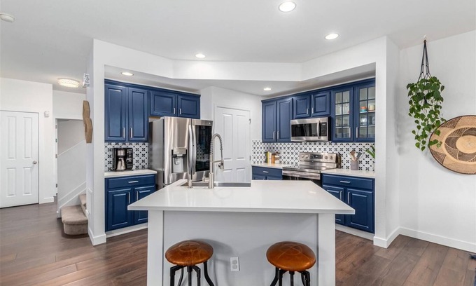 Commerce City House | Modern Townhome Close to Denver Airport