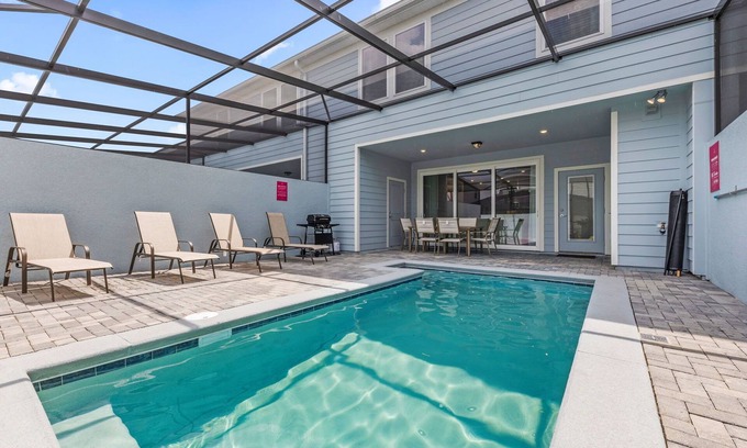 Four Corners House | Modern Townhome Private Pool Near Disney