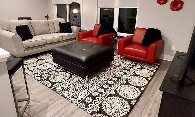 Clayton House | Modern Townhome Sleeps 8 / #4