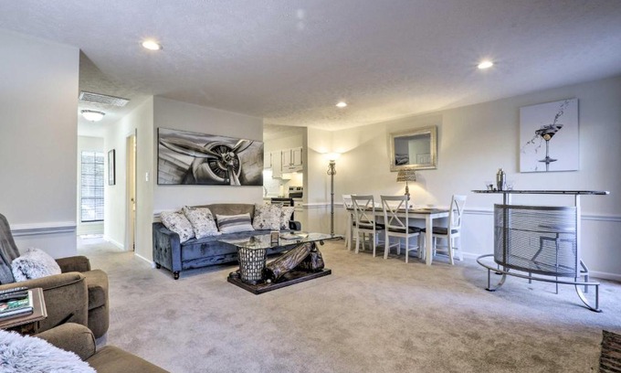 Pinehurst House | Modern Townhome with Deck and Golf Course Views!