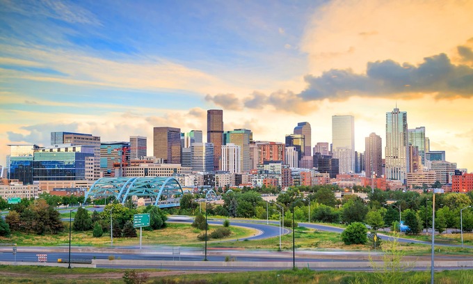 Jefferson Park House | Modern Townhouse - Walkable to Mile High Stadium - Rooftop Views with Firepit