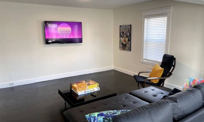 Stoneham Condo | Modern Two Bedroom Condo - Near Boston