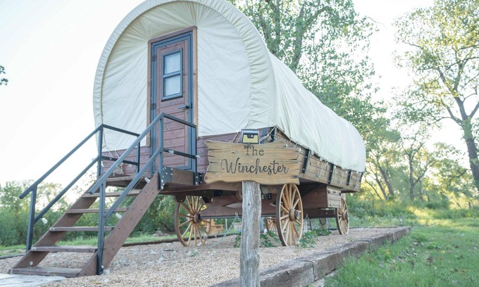 Satin House | Modern_ Unique_Old West Wagon_Spacious_Views