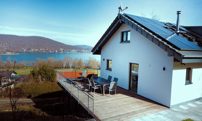 Bringhausen House | Modern vacation home with wonderful lake view, sauna and 5 min. walk to the lake