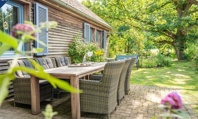 Heringsdorf House | Modern vacation home with sauna & large garden, close to the lake & forest