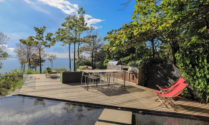 Montezuma Villa | Modern Villa Retreat with Pool, WiFi & AC in Montezuma’s Tropical Paradise