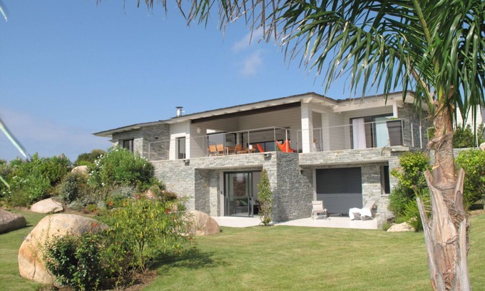 Bonifacio House | MODERN VILLA 10 PERONNES SWIMMING POOL 10MN FROM THE BEACH AND SPERONE GOLF VIEW