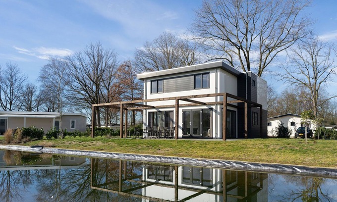 Susteren Villa | Modern villa 30km from Maastricht