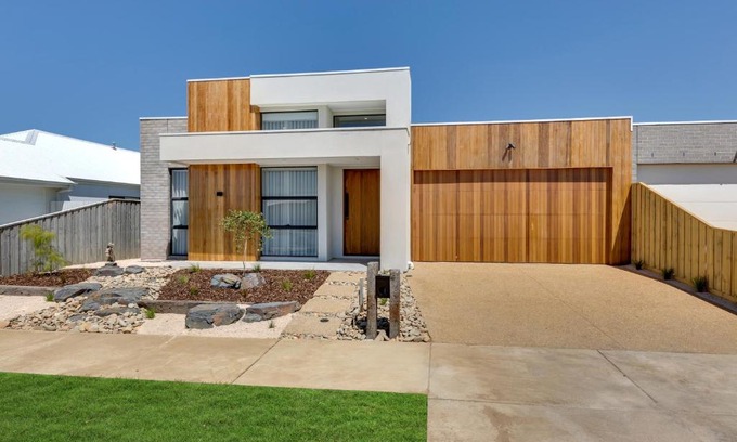 Ocean Grove House | Modern villa near the beach 12 sleep