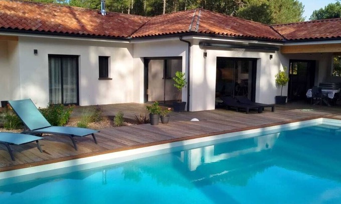 Onesse-et-Laharie Villa | Modern villa with pool near the ocean and forest edge