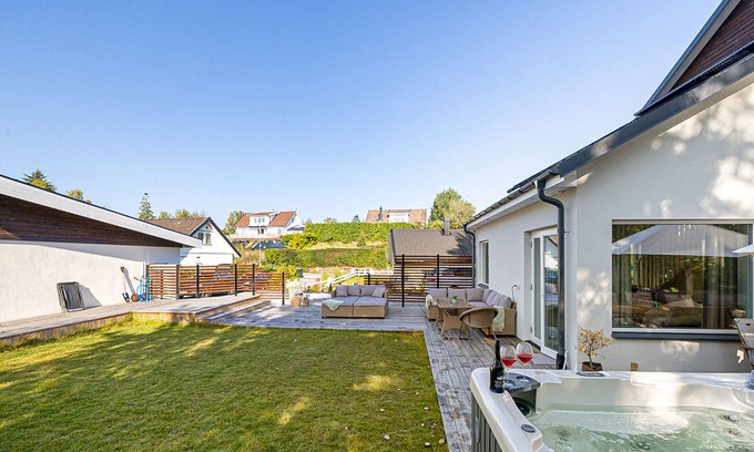 Vega Villa | Modern villa with Jacuzzi