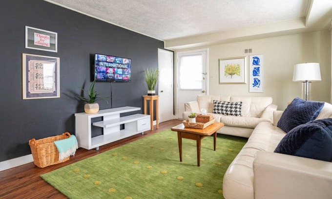 Lynchburg Apartment | Modern-Vintage 2BR Apt!