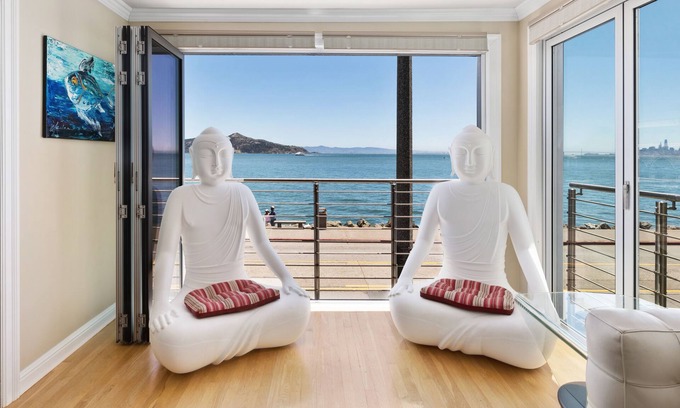 Sausalito House | Modern waterfront home with San Francisco Bay Views and Large Deck