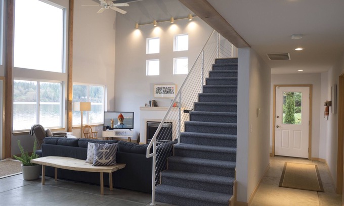 Shelton House | Modern Waterfront Home. Indoor/Outdoor Living with Easy Beach Access. Views!