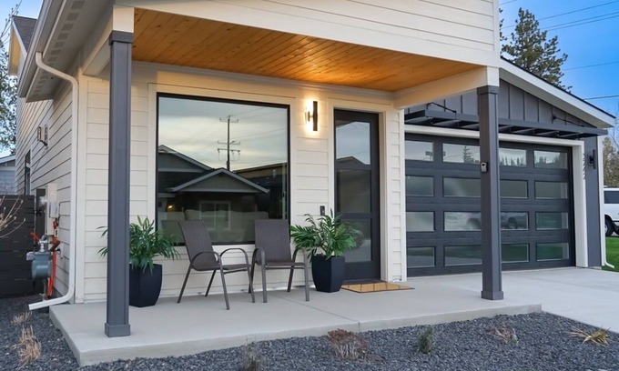 Coeur d'Alene House | Modern, well-stocked Home in Gated Community Ready for all your Vacation needs!