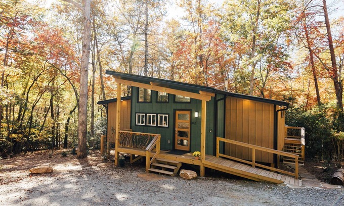 Dahlonega Cabin | Modern Wheelchair Accessible Cabin in the Woods 2/2