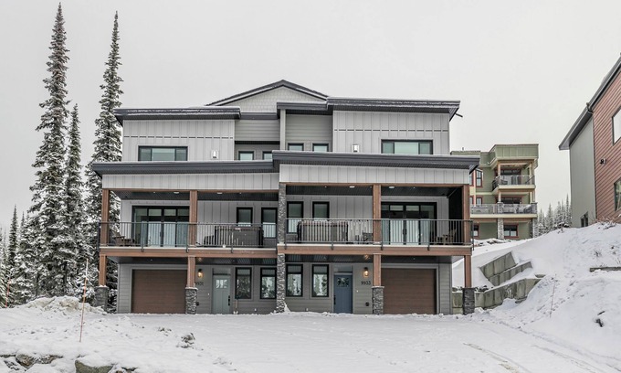 Silver Star Mountain House | Modern Whole Duplex - Sleeps 24! Both sides, 2 hot tubs, garages, ski in/out!