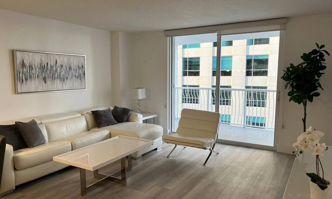 Brickell Apartment | Modern with Breathtaking Views