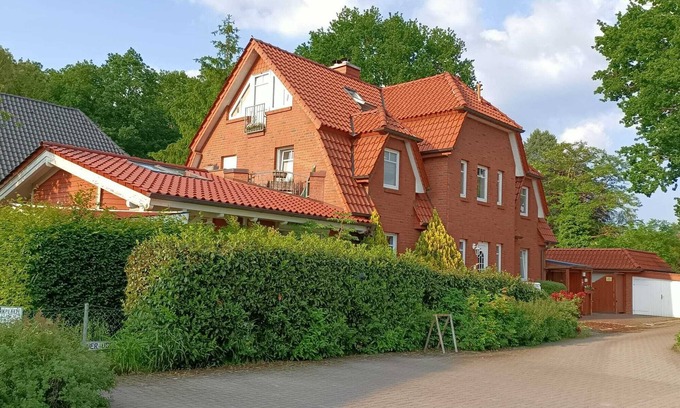 Schneiderburg Apartment | Moderne Ferienwohnung 90qm, mit Garten in Wesernähe - Nähe Golfplatz