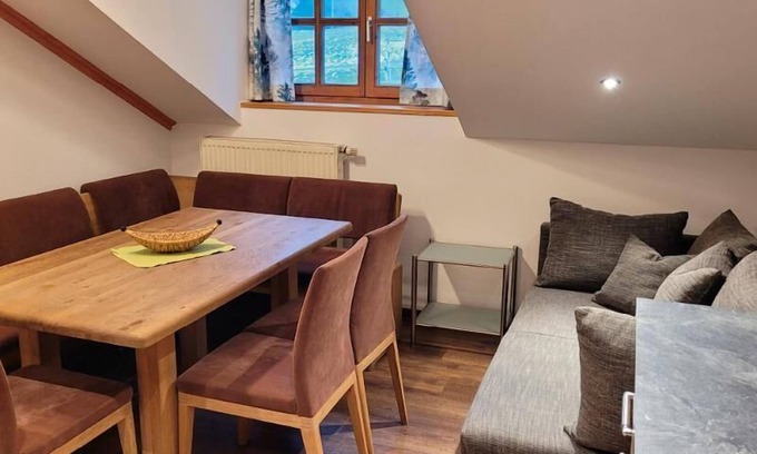 Maibrunn Apartment | Moderner Ferienhof mit Vielen Erholungsmöglichkeiten und Spielplatz