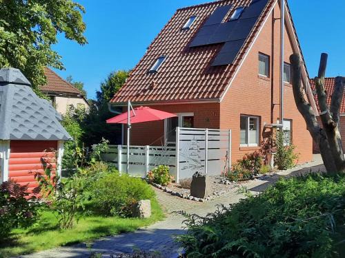 Wiek House | Modernes Ferienhaus mit Sauna in Wiek am Meer