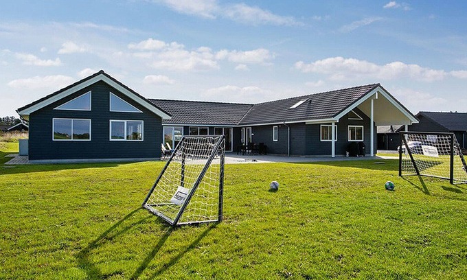 Stege House | Modernes Pool- und Aktivitätshaus mit 9 Schlafzimmern und 4 Bädern