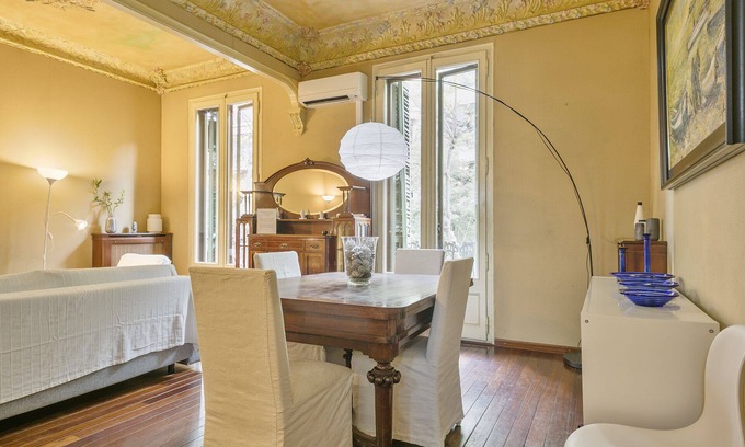 L'Antiga Esquerra de l'Eixample Apartment | Modernist style apartment in central Barcelona