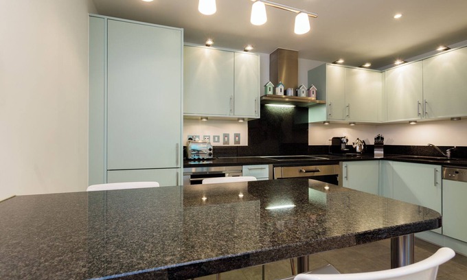 Vauxhall Apartment | Modernist Wharf, by Veeve